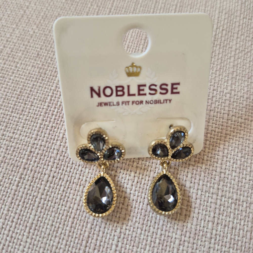 NWT] NOBLESSE - High-Quality Black Crystal Drop Earrings in Gold Frame